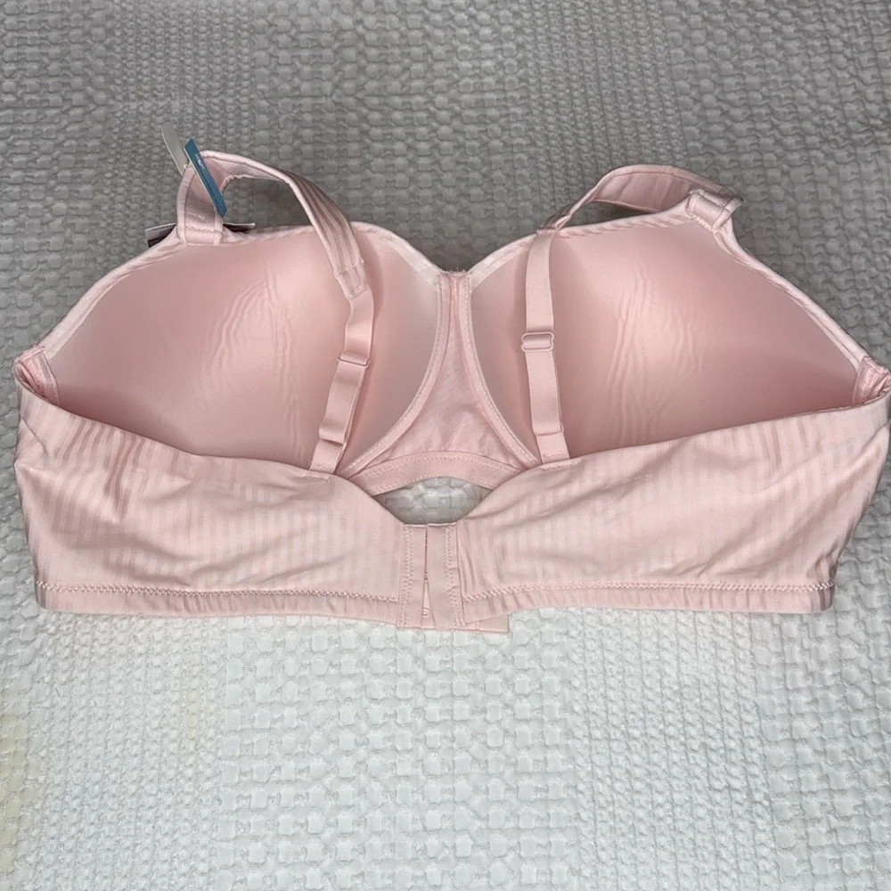 NWT Playtex Secrets All Over Smoothing Wirefree 4 Way Support Women's Bra - Picture 2 of 4